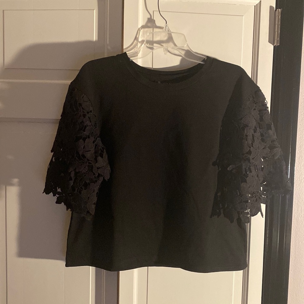 ii Sisters black tee shirt top